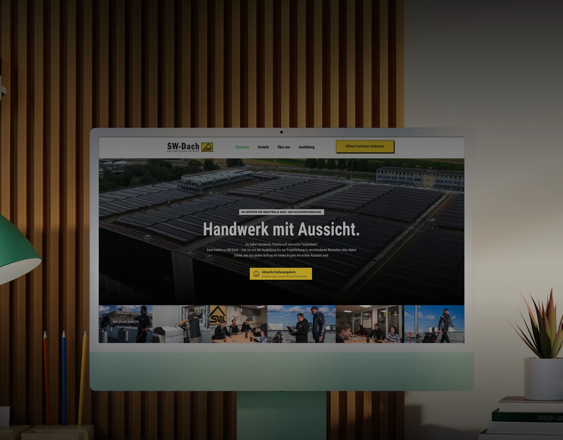 Erlebnis-Karriereseite von SW-Dach auf einem Monitor